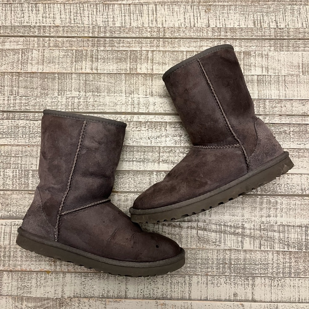 UGG Classic Women’s Short Gray Boot Size: 8